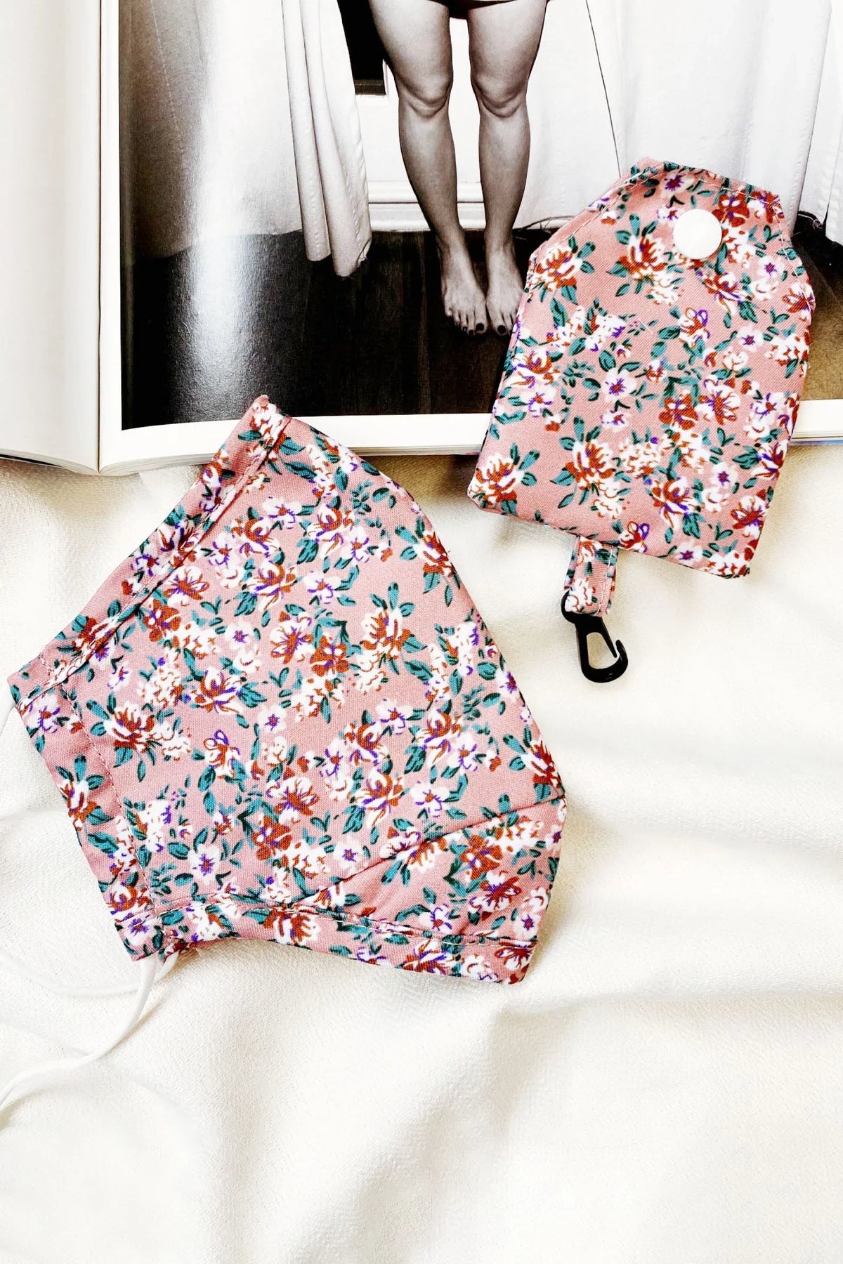 Wild Side Mask And Pouch Floral Print Pink